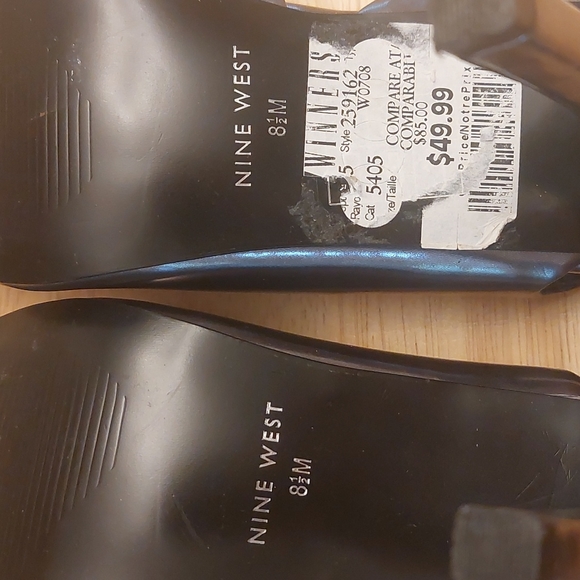 EUC. Nine West Size 8.5 High Heel Shoes - Picture 7 of 7